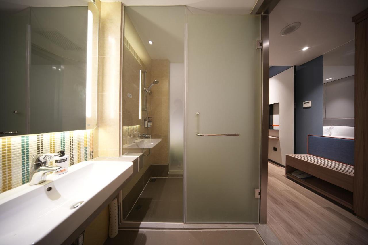 Holiday Inn Express Shanghai Pujiang By Ihg Exteriör bild